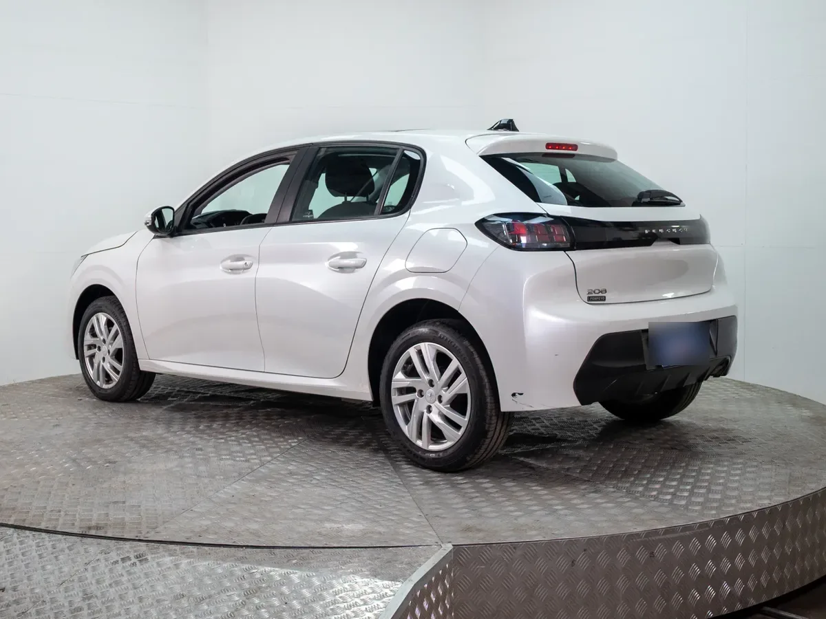 Peugeot 208 Puretech 75 Mt 1.2 año 2023