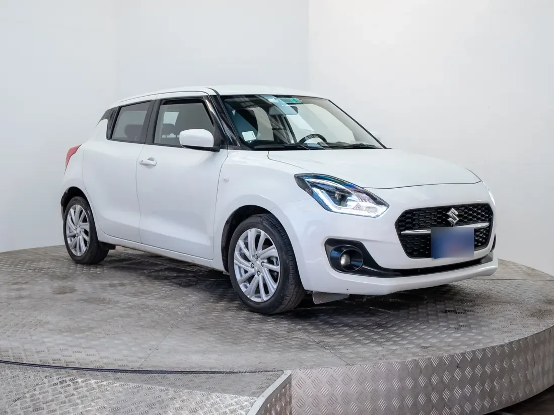 Suzuki Swift 1.2 Mt Hybrid Plus año 2024