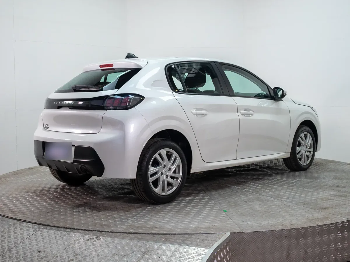 Peugeot 208 Puretech 75 Mt 1.2 año 2023