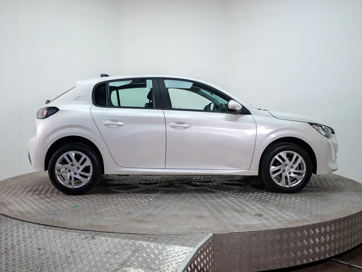 Peugeot 208 Puretech 75 Mt 1.2 año 2023