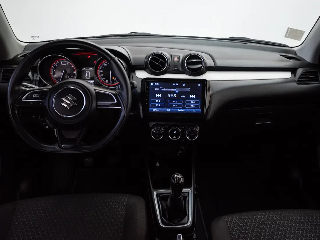 Suzuki Swift 1.2 Mt Hybrid Plus año 2024