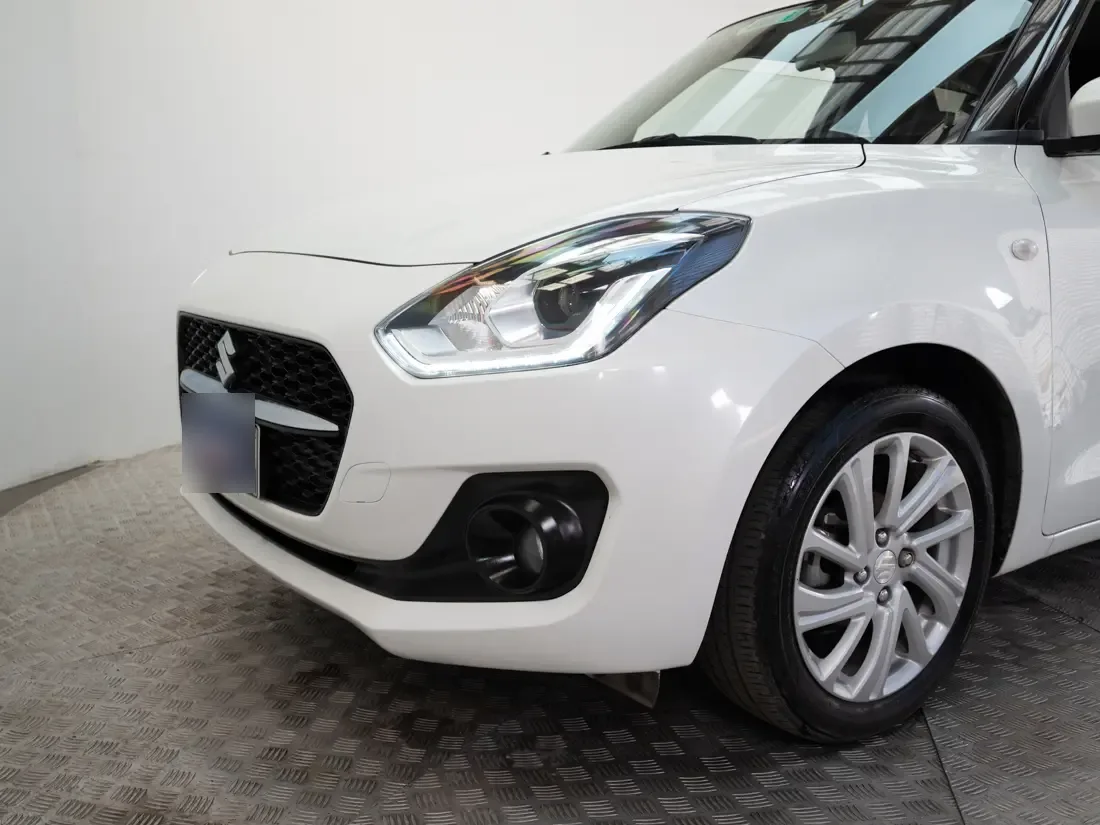 Suzuki Swift 1.2 Mt Hybrid Plus año 2024