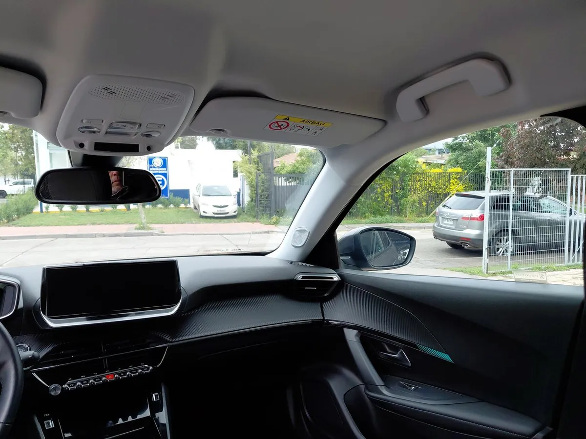 Peugeot 2008 1.2 Allure Puretech 130 4x2 At 5p año 2022
