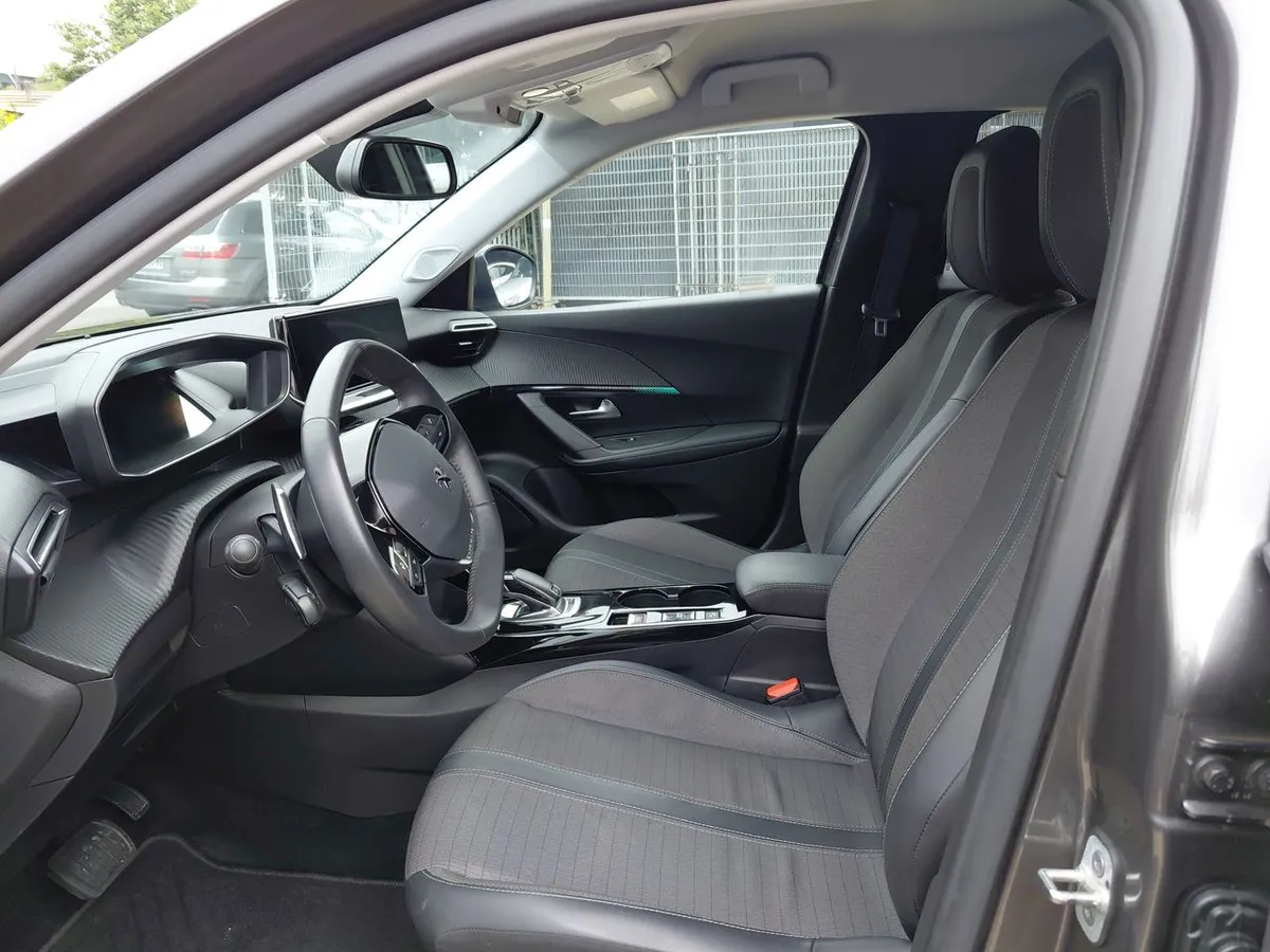 Peugeot 2008 1.2 Allure Puretech 130 4x2 At 5p año 2022