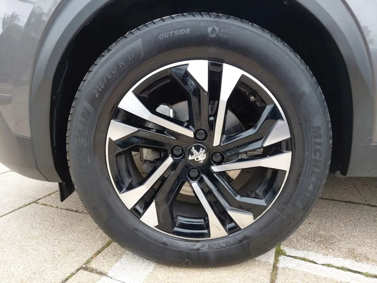 Peugeot 2008 1.2 Allure Puretech 130 4x2 At 5p año 2022
