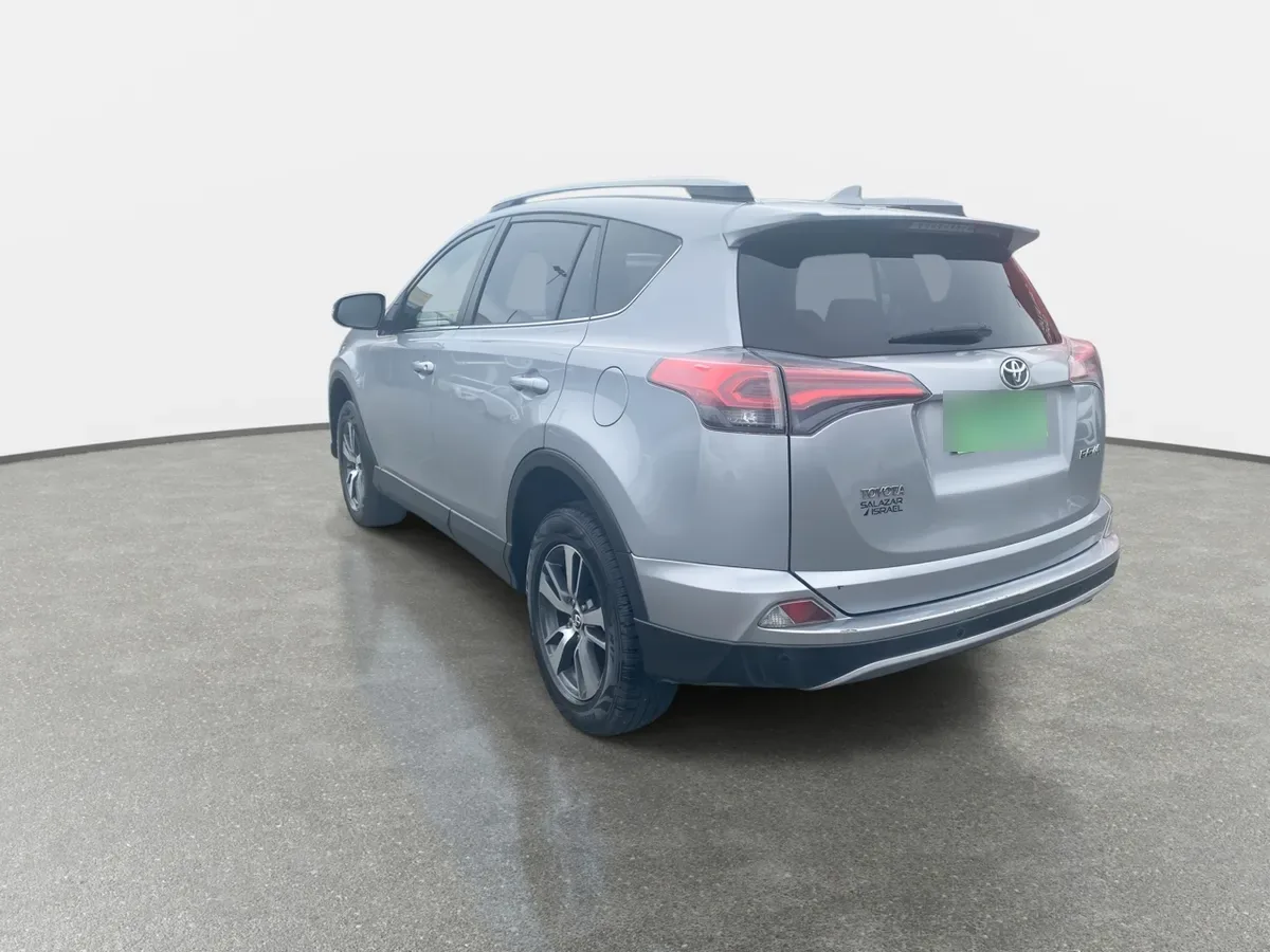 Toyota Rav 4 2.5 4x2 Super Lujo At 5p año 2019