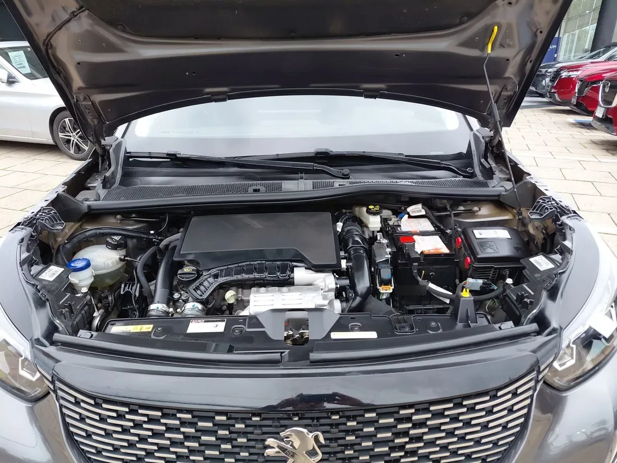 Peugeot 2008 1.2 Allure Puretech 130 4x2 At 5p año 2022