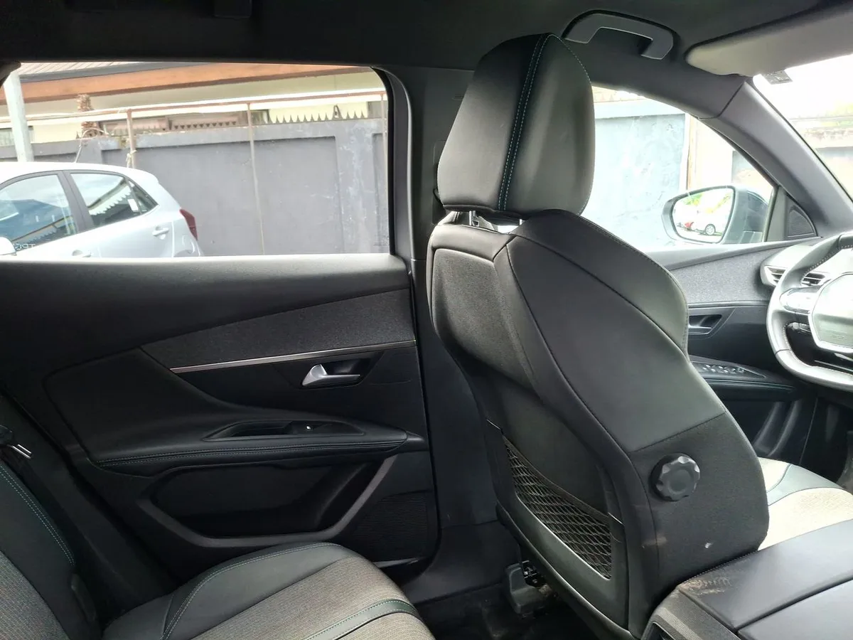 Peugeot 3008 1.6 Allure Pack Thp 165 4x2 Eat6 5p año 2024