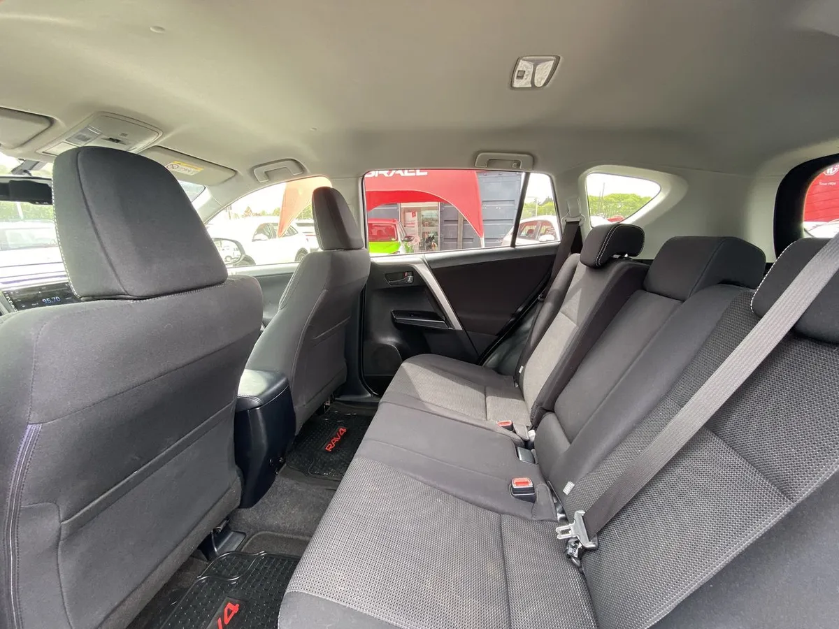 Toyota Rav 4 2.5 4x2 Super Lujo At 5p año 2019