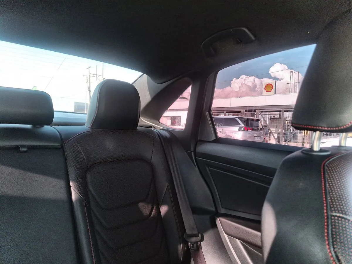 Volkswagen Jetta 2.0 Gli 4x2 At 4p año 2025