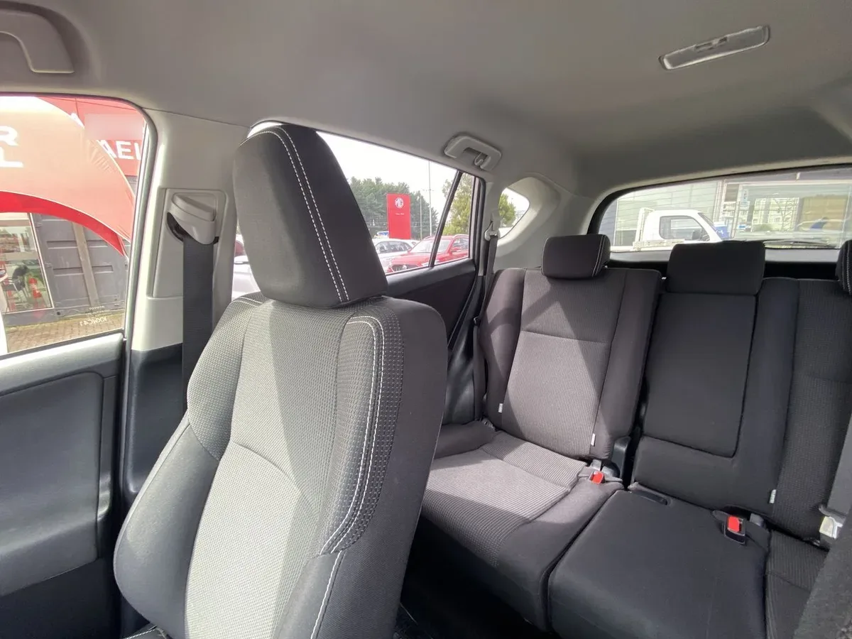 Toyota Rav 4 2.5 4x2 Super Lujo At 5p año 2019