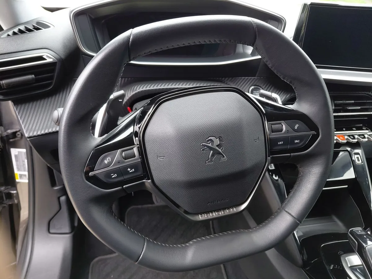 Peugeot 2008 1.2 Allure Puretech 130 4x2 At 5p año 2022