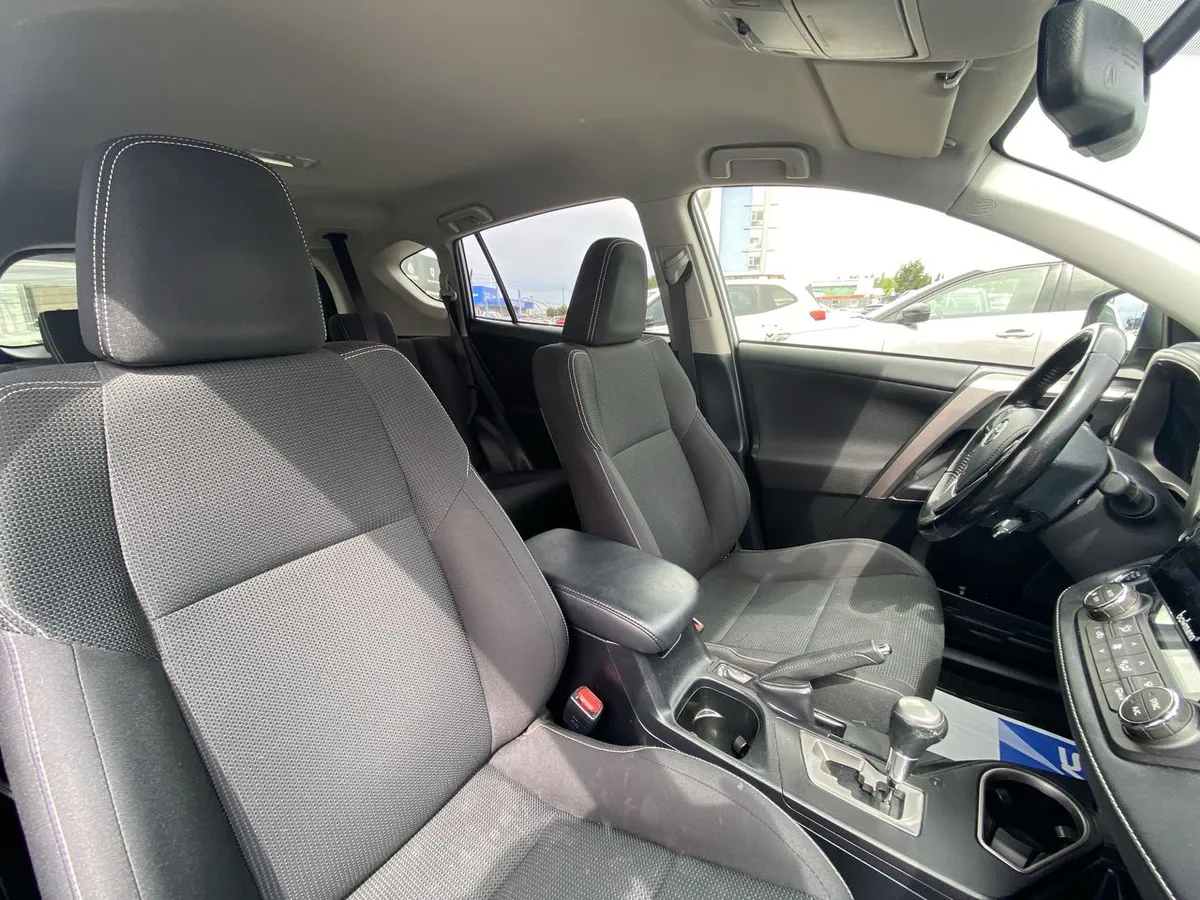 Toyota Rav 4 2.5 4x2 Super Lujo At 5p año 2019