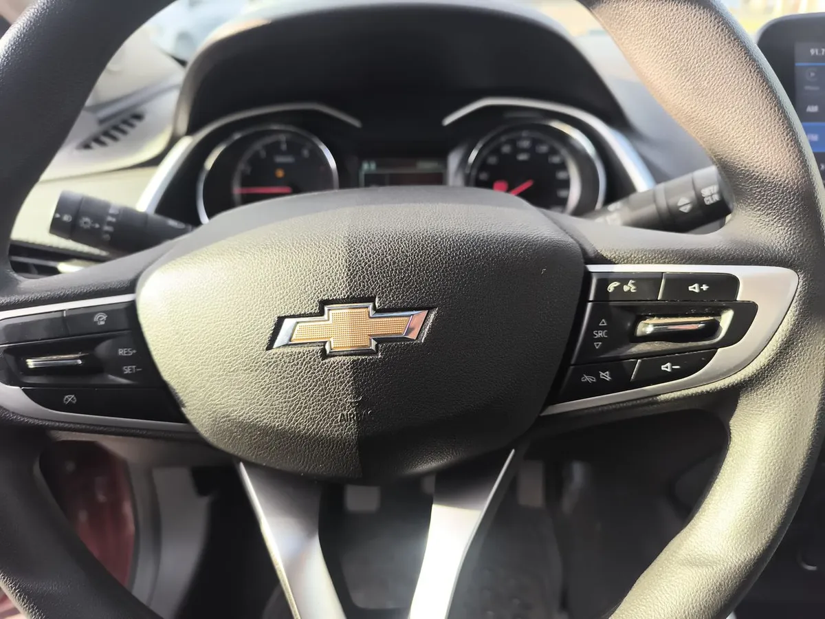 Chevrolet Onix 1.0t Ltz P2 4x2 Sdn Mt5 4p año 2024