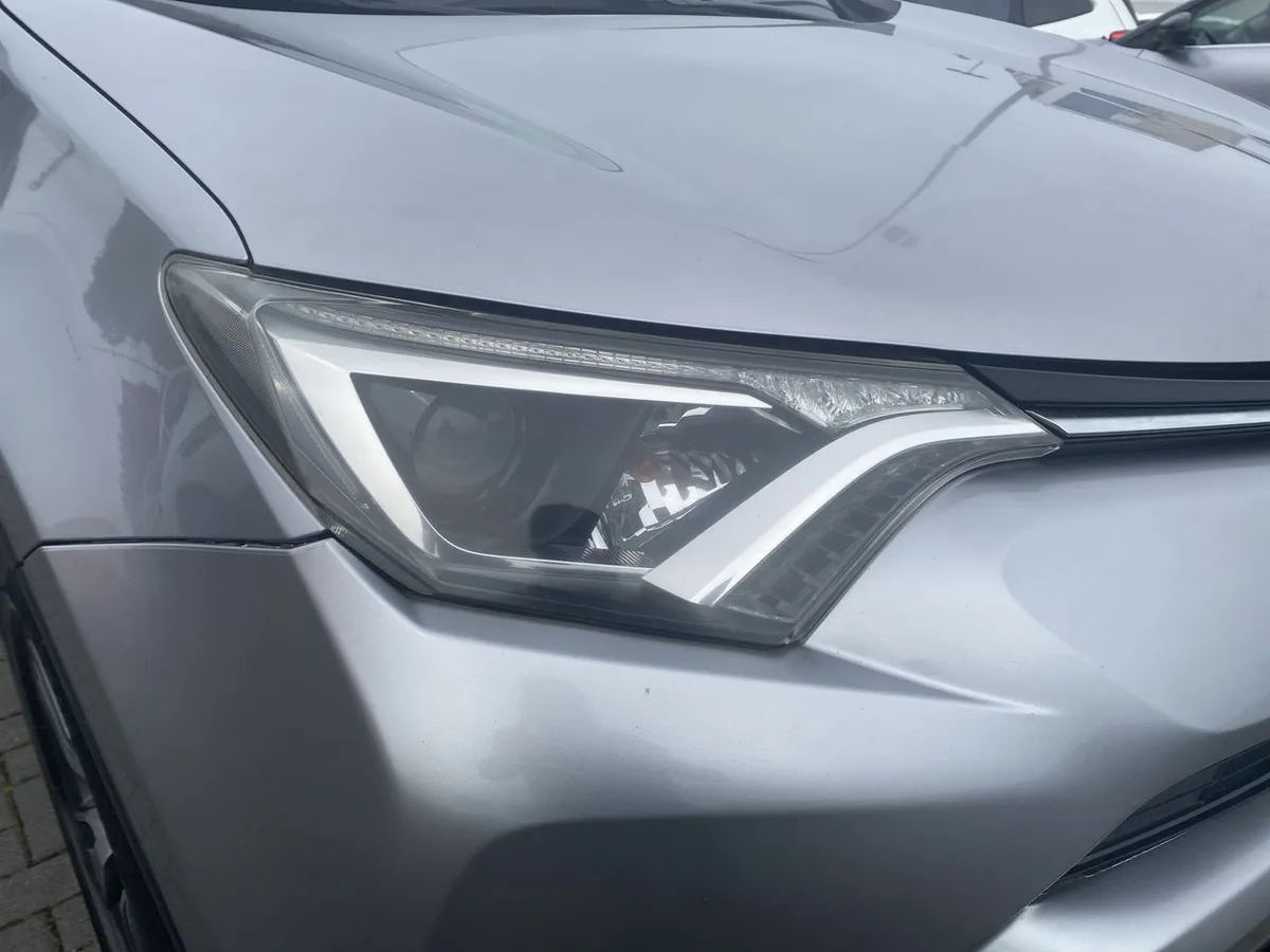 Toyota Rav 4 2.5 4x2 Super Lujo At 5p año 2019
