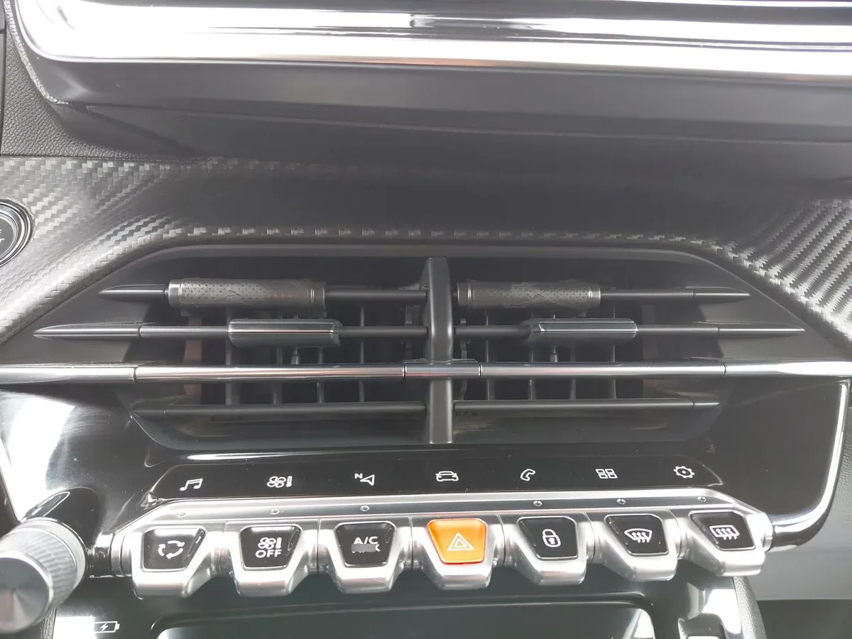 Peugeot 2008 1.2 Allure Puretech 130 4x2 At 5p año 2022