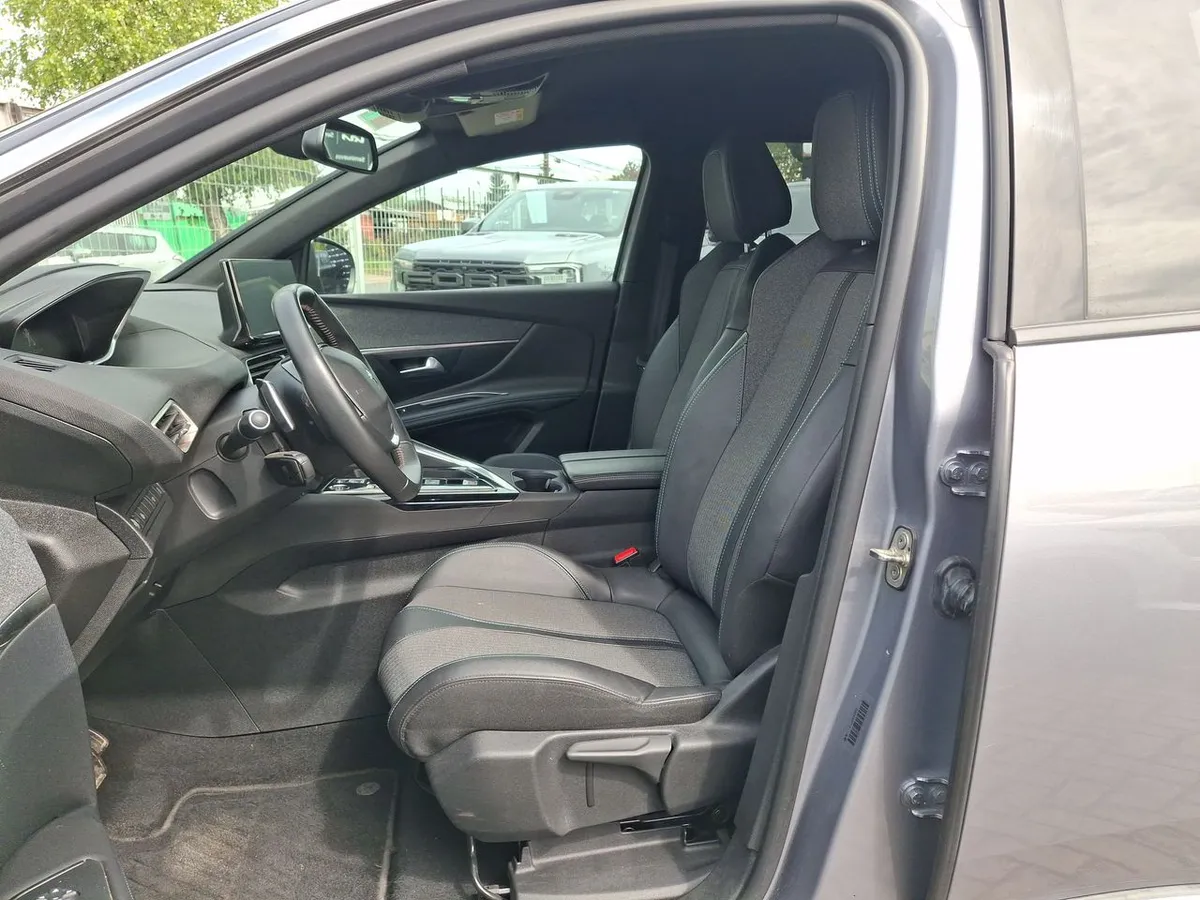 Peugeot 3008 1.6 Allure Pack Thp 165 4x2 Eat6 5p año 2024