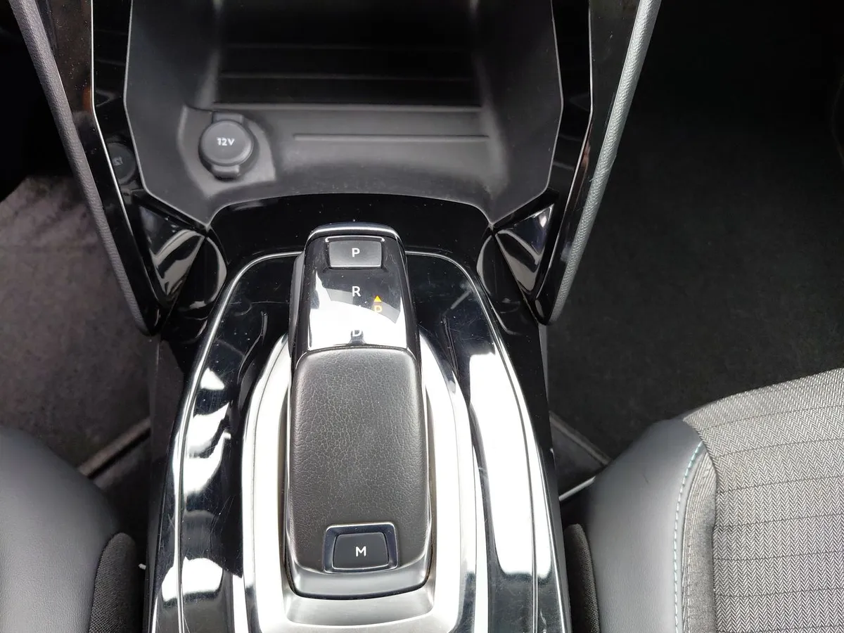 Peugeot 2008 1.2 Allure Puretech 130 4x2 At 5p año 2022