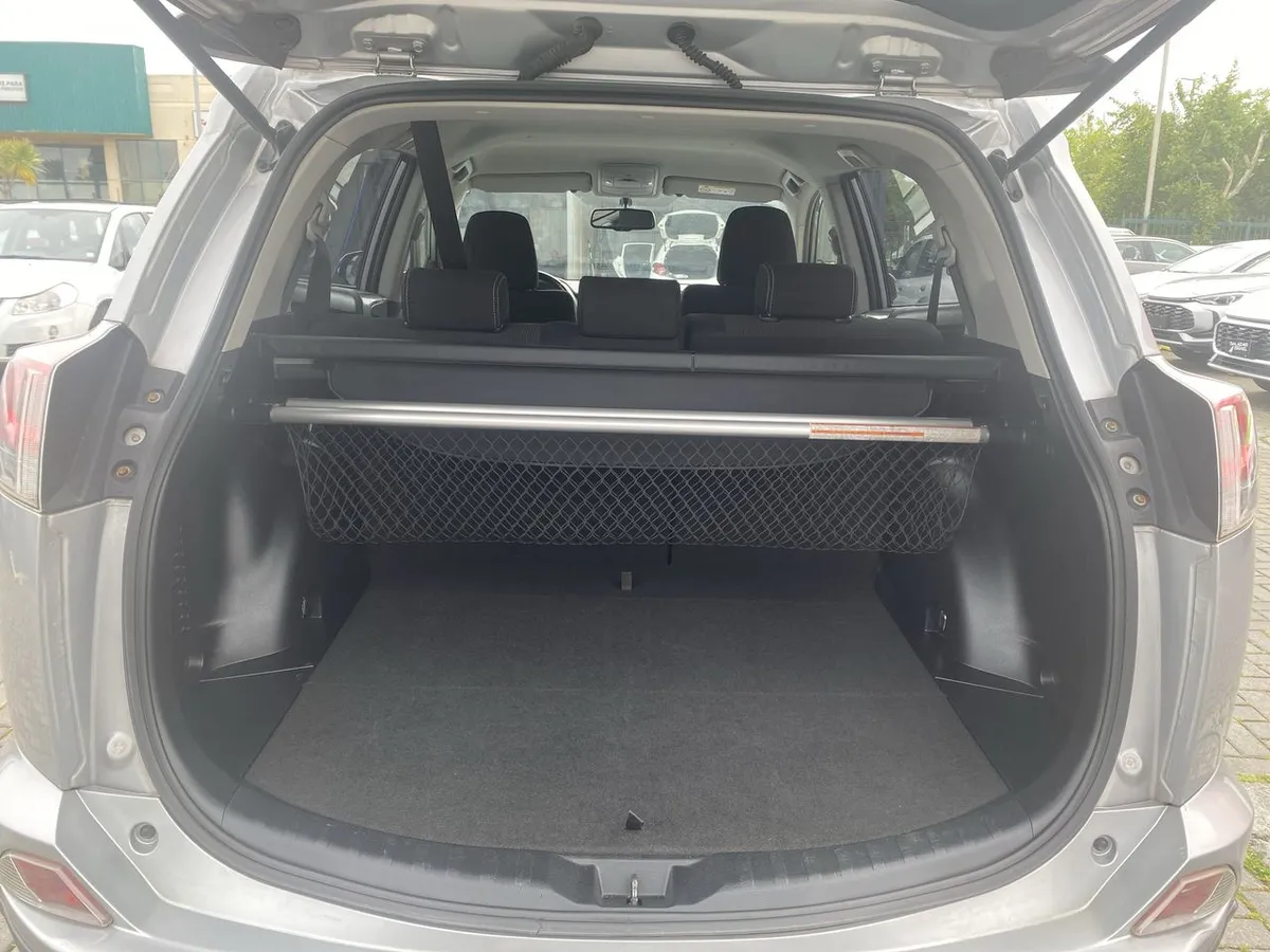 Toyota Rav 4 2.5 4x2 Super Lujo At 5p año 2019