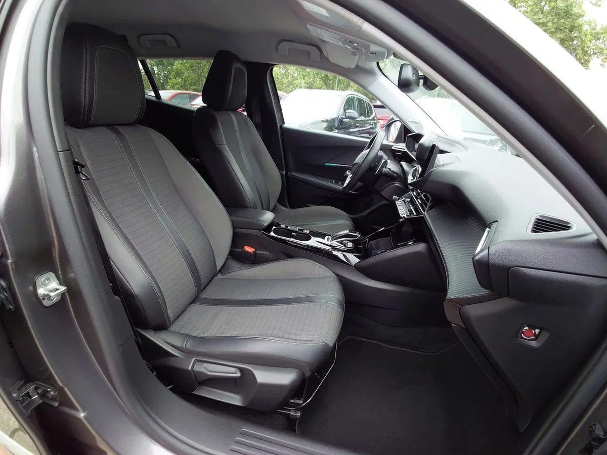 Peugeot 2008 1.2 Allure Puretech 130 4x2 At 5p año 2022