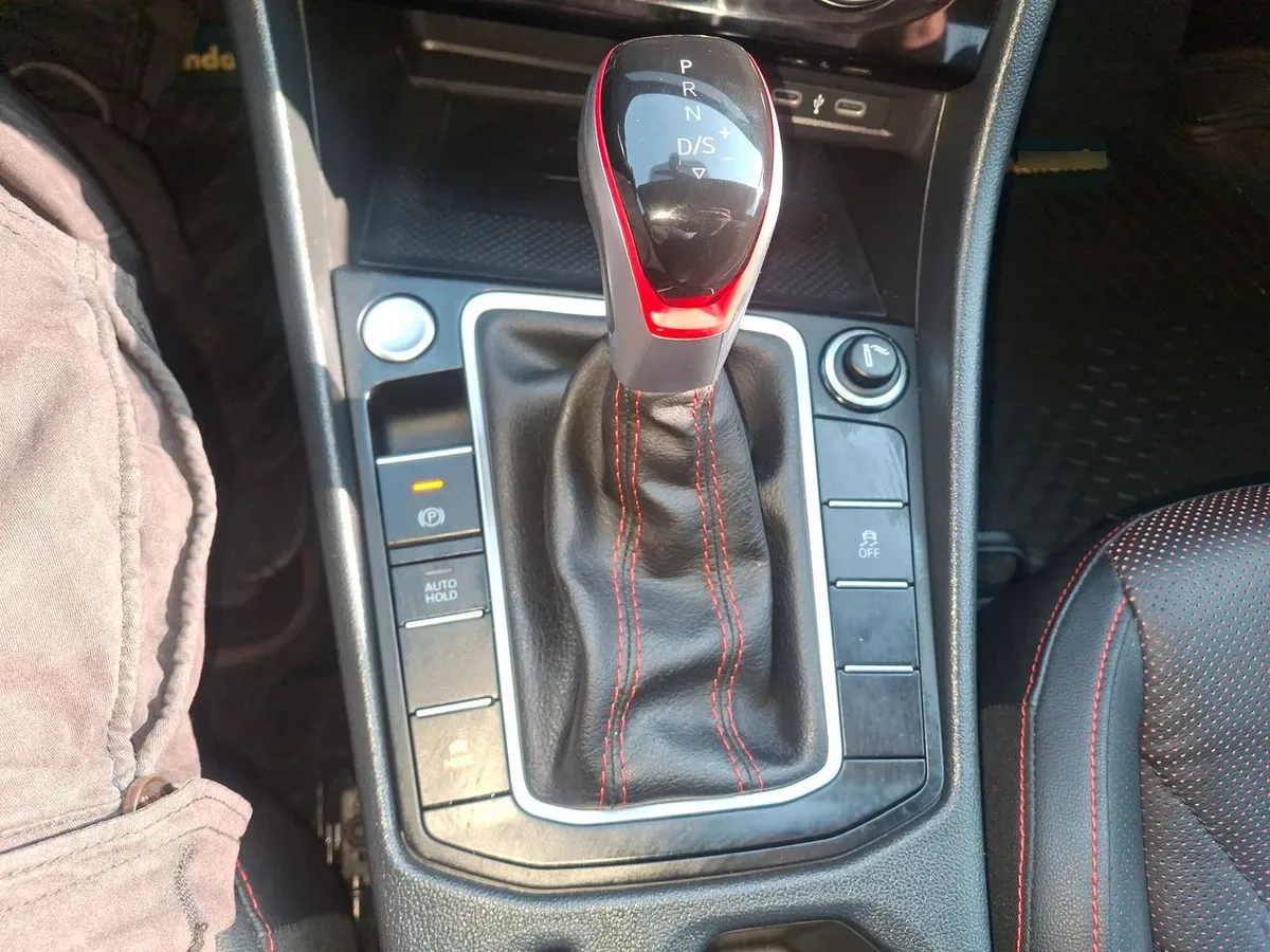 Volkswagen Jetta 2.0 Gli 4x2 At 4p año 2025