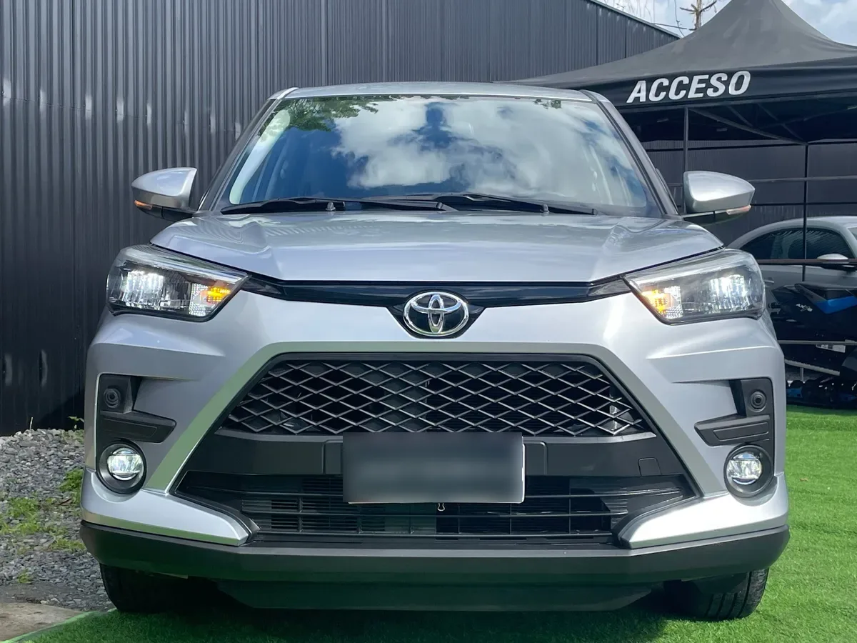 TOYOTA RAIZE 1.2 E Cvt At año 2025