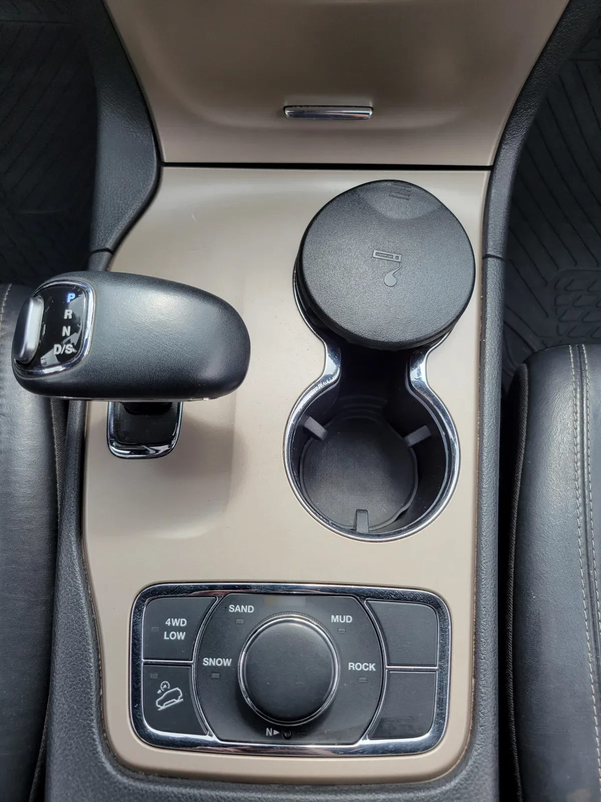 JEEP GRAND CHEROKEE  año 2015