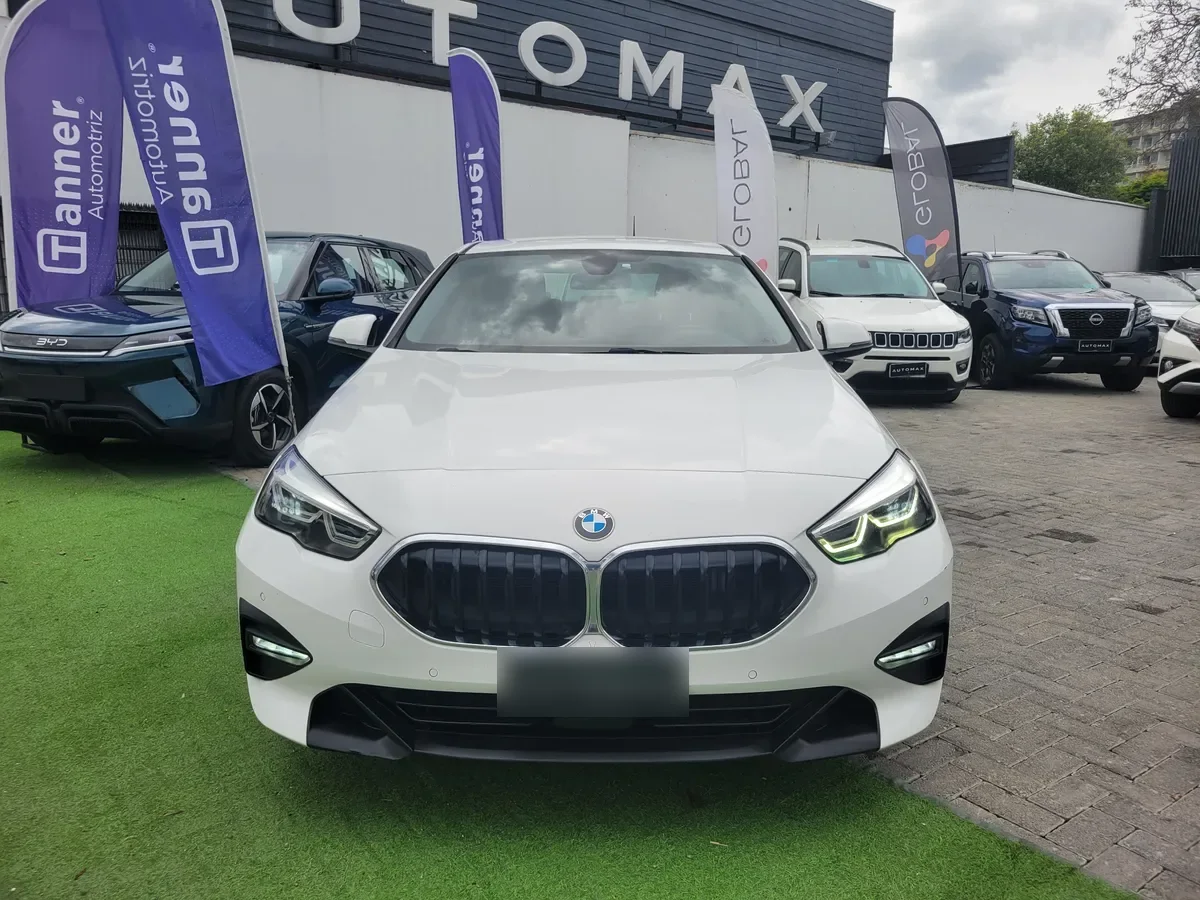 BMW 218  año 2021