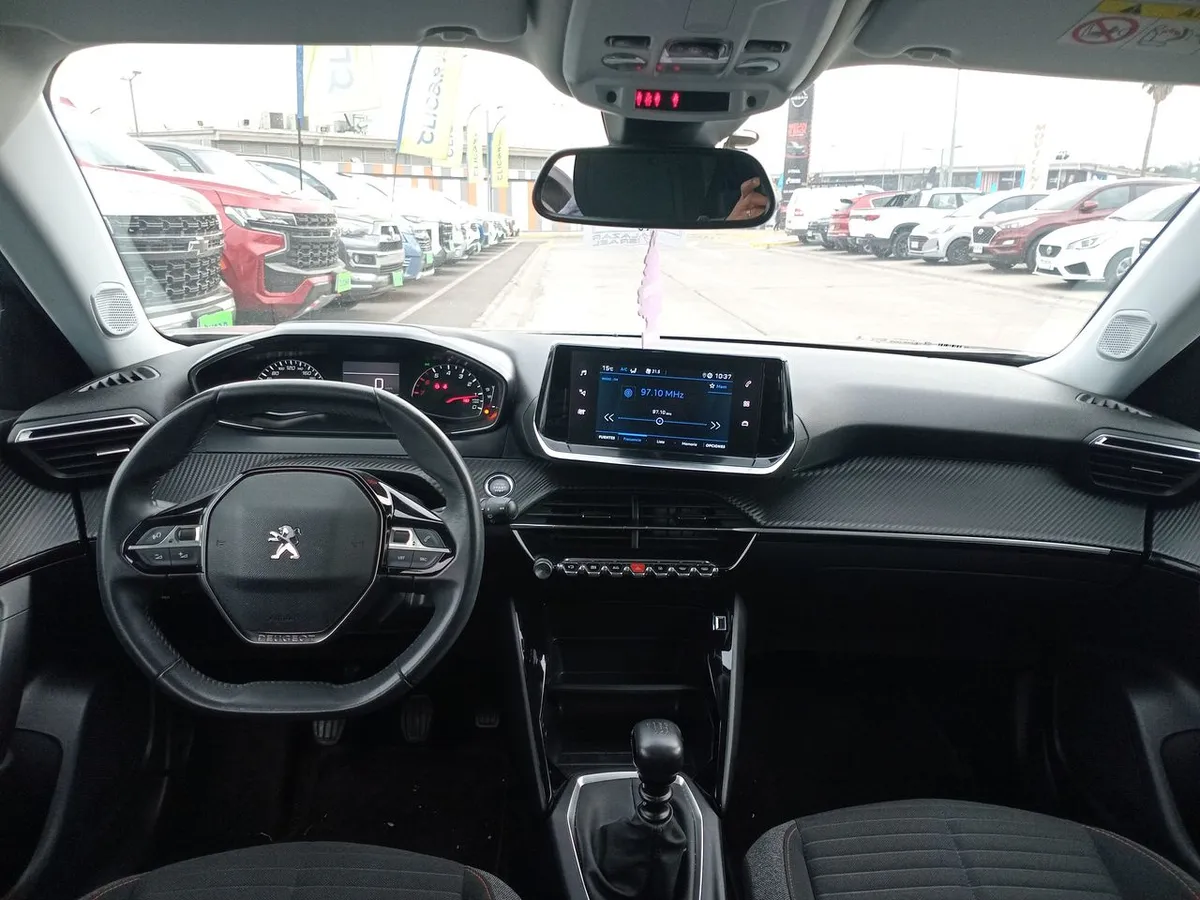 Peugeot 2008 1.2 Active Puretech 130 4x2 Mt 5p año 2022