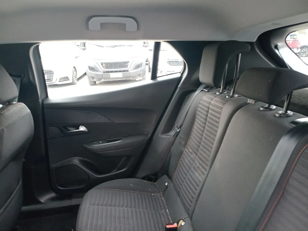 Peugeot 2008 1.2 Active Puretech 130 4x2 Mt 5p año 2022