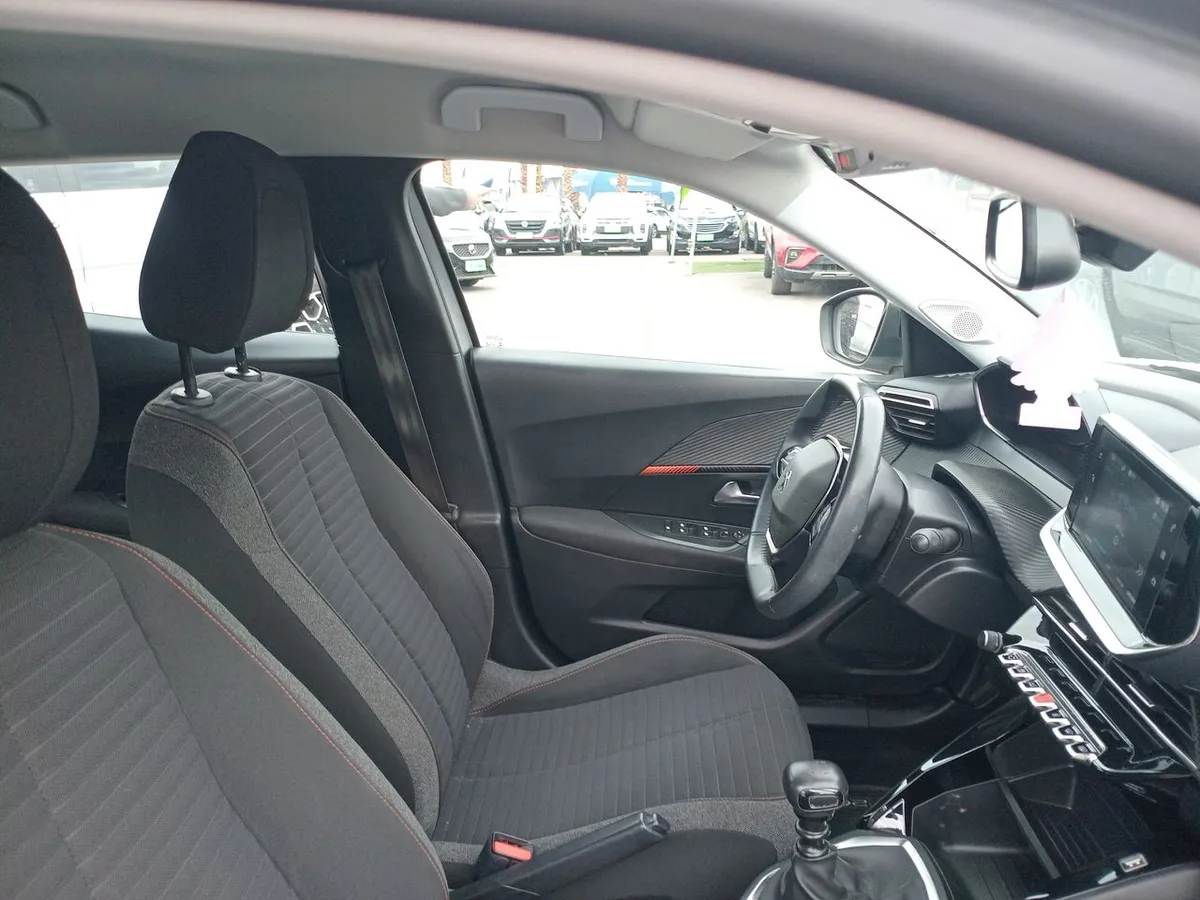 Peugeot 2008 1.2 Active Puretech 130 4x2 Mt 5p año 2022