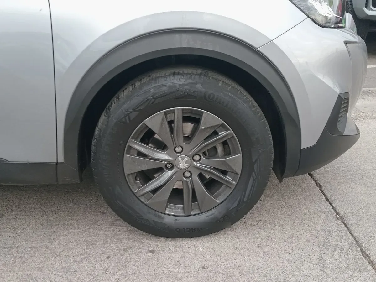 Peugeot 2008 1.2 Active Puretech 130 4x2 Mt 5p año 2022