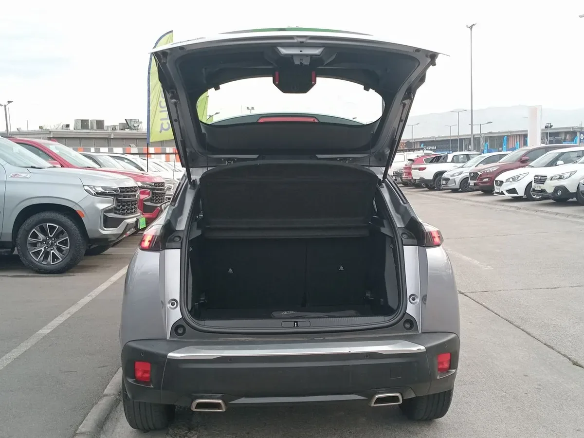 Peugeot 2008 1.2 Active Puretech 130 4x2 Mt 5p año 2022