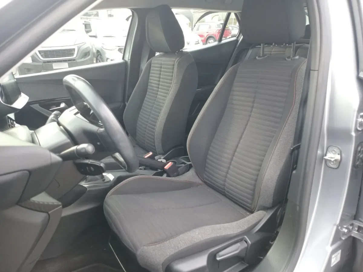 Peugeot 2008 1.2 Active Puretech 130 4x2 Mt 5p año 2022