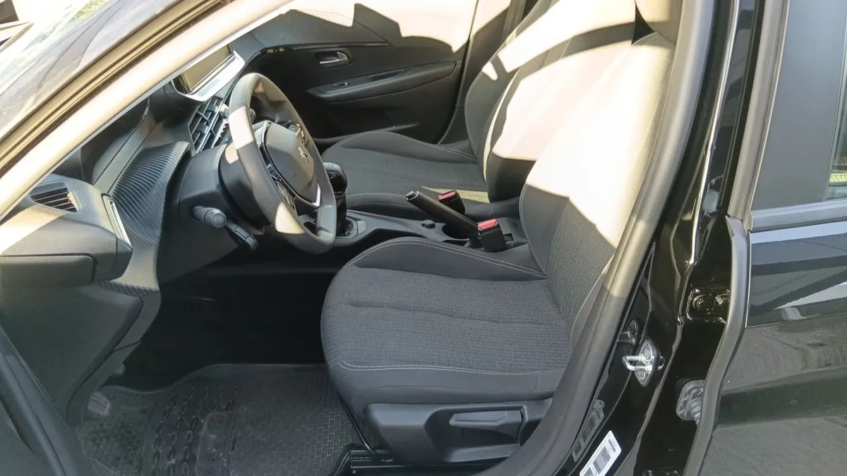 Peugeot 208 1.2 Style Puretech 75 Euro 6 4x2 Mt 5p año 2024