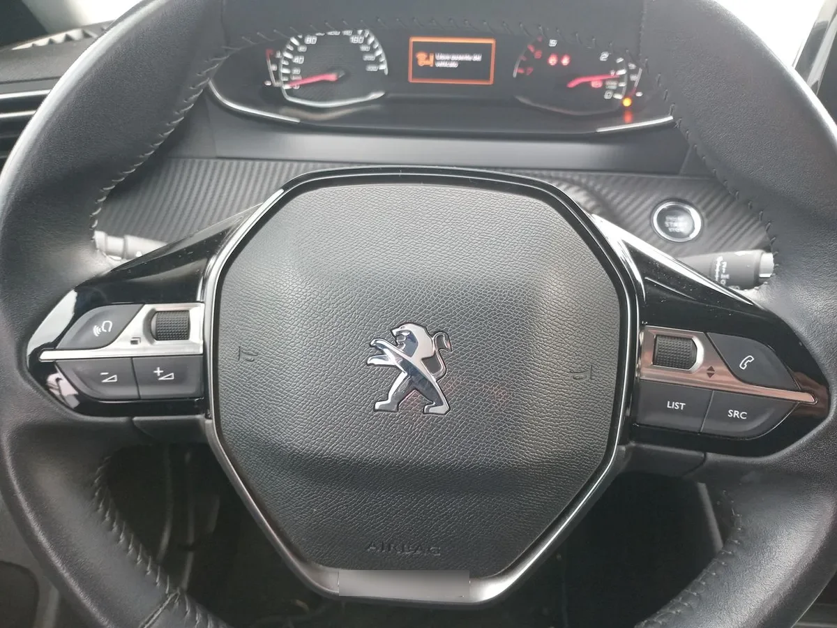 Peugeot 2008 1.2 Active Puretech 130 4x2 Mt 5p año 2022