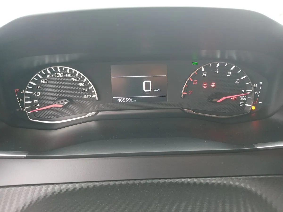 Peugeot 2008 1.2 Active Puretech 130 4x2 Mt 5p año 2022