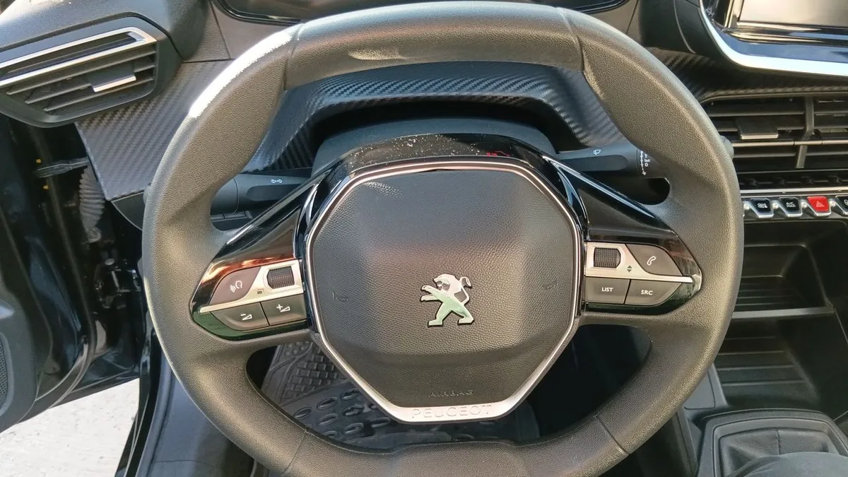 Peugeot 208 1.2 Style Puretech 75 Euro 6 4x2 Mt 5p año 2024