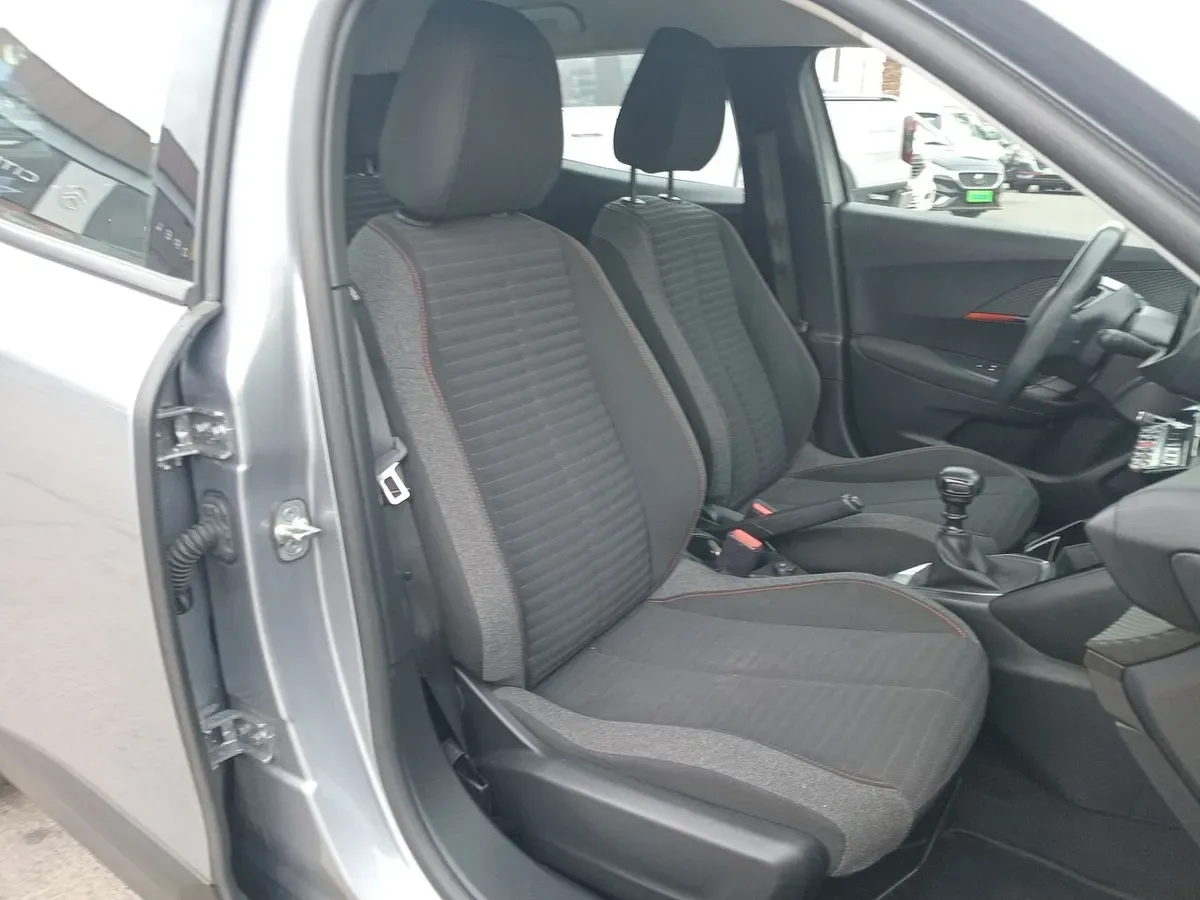 Peugeot 2008 1.2 Active Puretech 130 4x2 Mt 5p año 2022