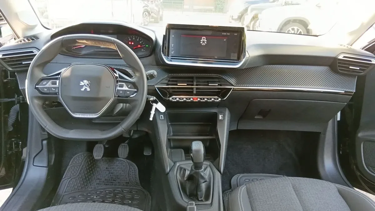Peugeot 208 1.2 Style Puretech 75 Euro 6 4x2 Mt 5p año 2024