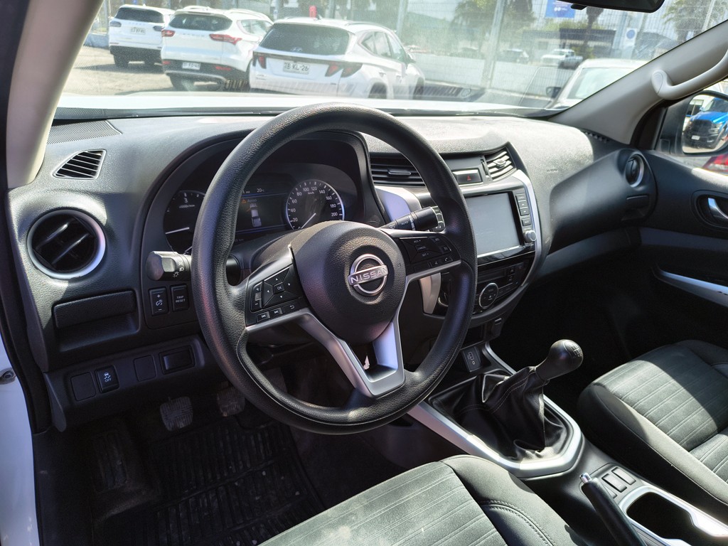 Nissan Navara 2.3 Diesel 4x2 T/m año 2024