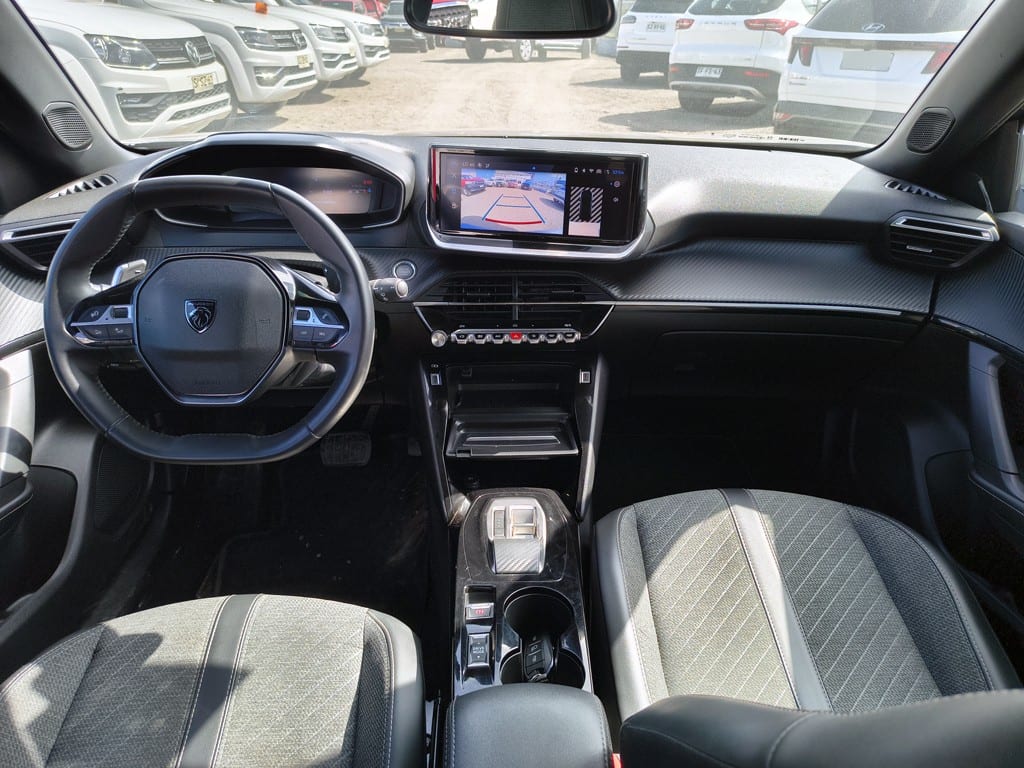 Peugeot 2008 Blue Hdi 1.5 Aut año 2025