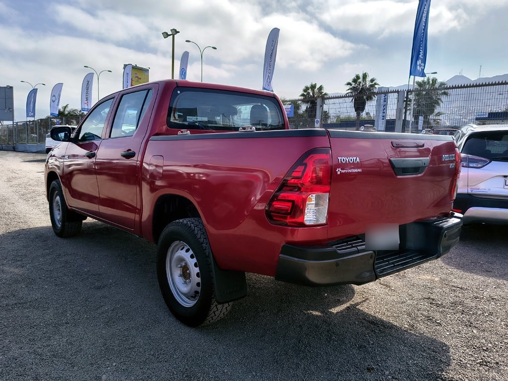 Toyota Hilux Dx Tss 2.4 Diesel 4x2 T/m año 2023