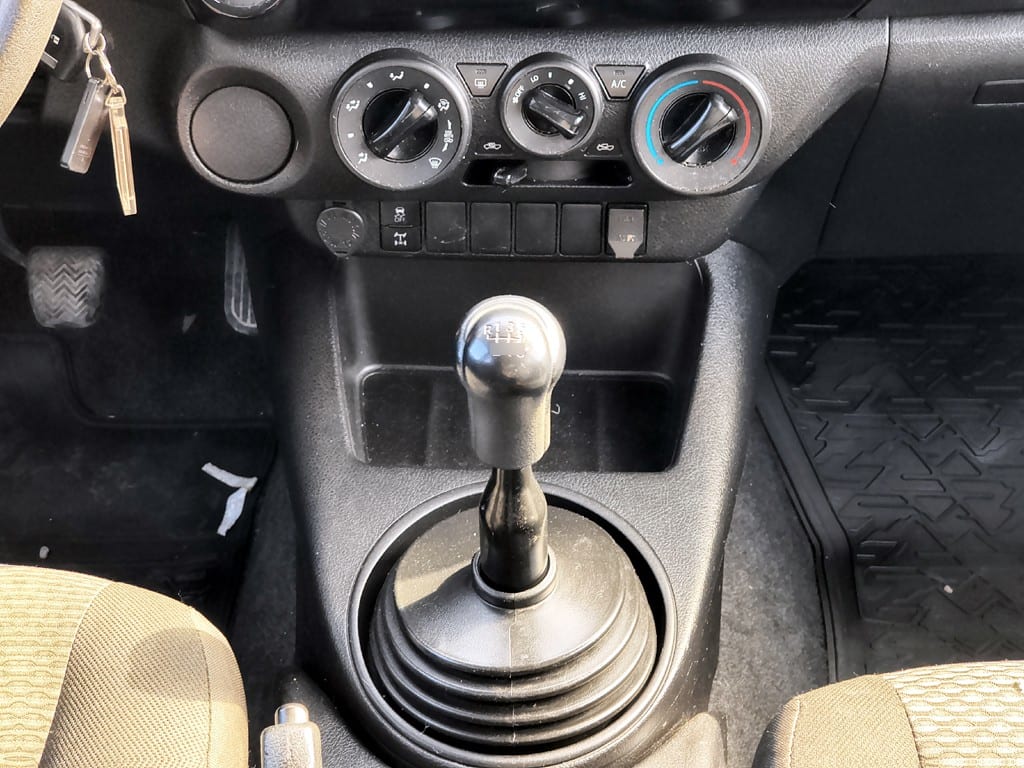 Toyota Hilux Dx Tss 2.4 Diesel 4x2 T/m año 2023