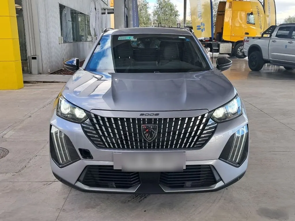 Peugeot 2008 1.5 Allure At Diesel 4x2 año 2025