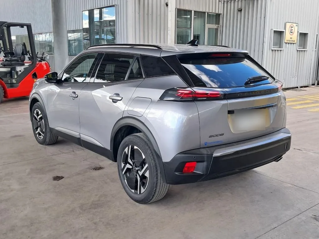 Peugeot 2008 1.5 Allure At Diesel 4x2 año 2025