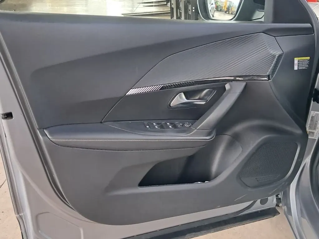 Peugeot 2008 1.5 Allure At Diesel 4x2 año 2025