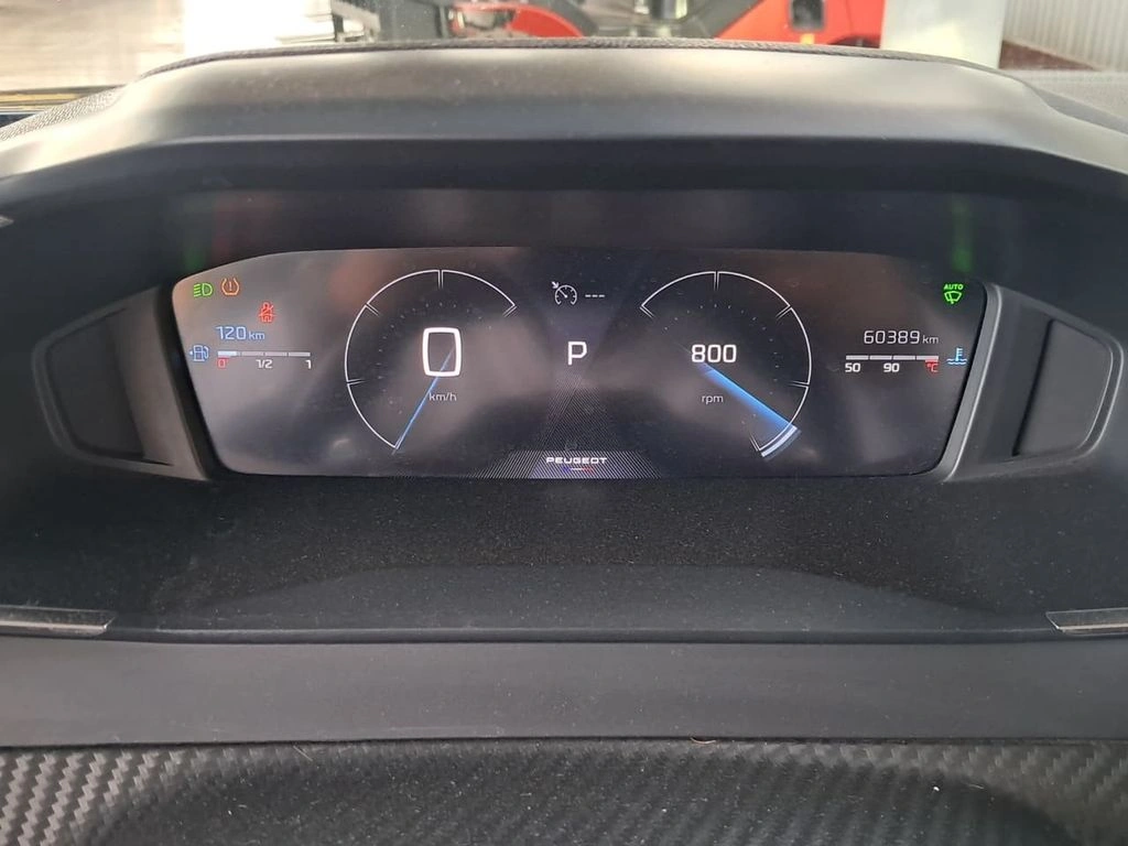 Peugeot 2008 1.5 Allure At Diesel 4x2 año 2025