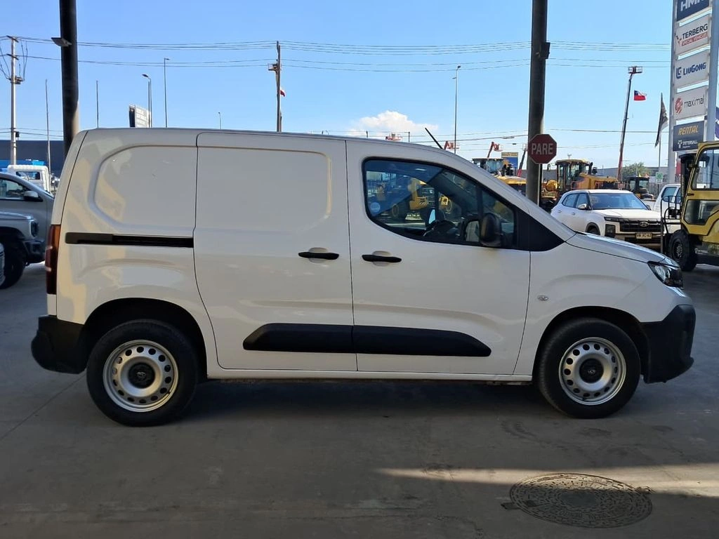 Peugeot Partner L1 1.5 Mt 4x2 año 2025