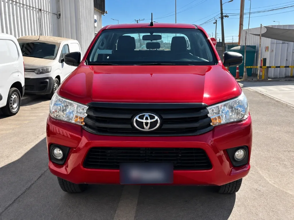 Toyota Hilux Dc 4x4 2.4 D Dx Mt año 2023
